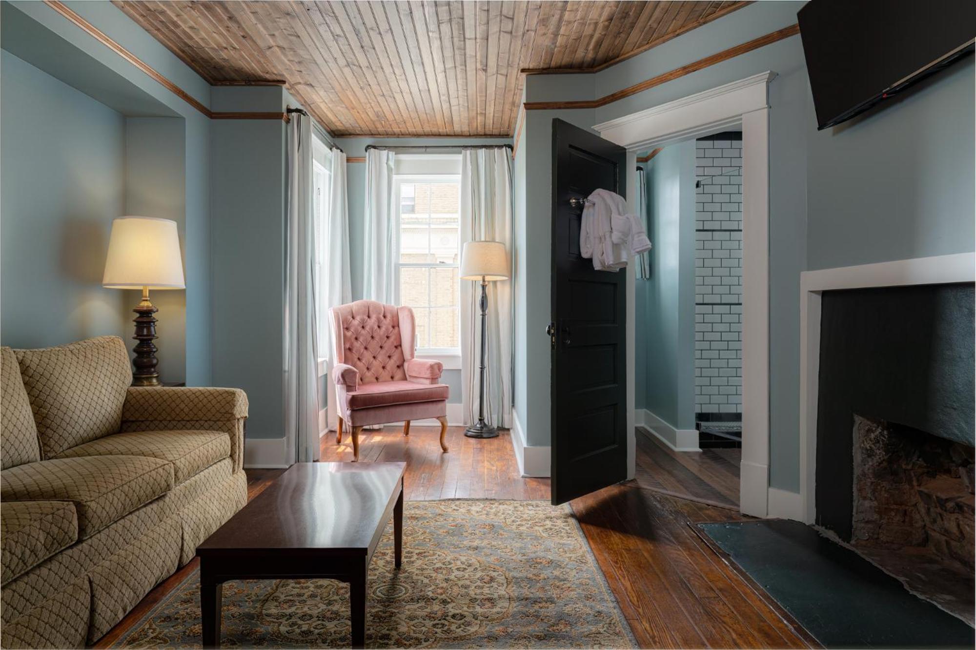 The Nuwray Hotel & Carriage House Burnsville المظهر الخارجي الصورة