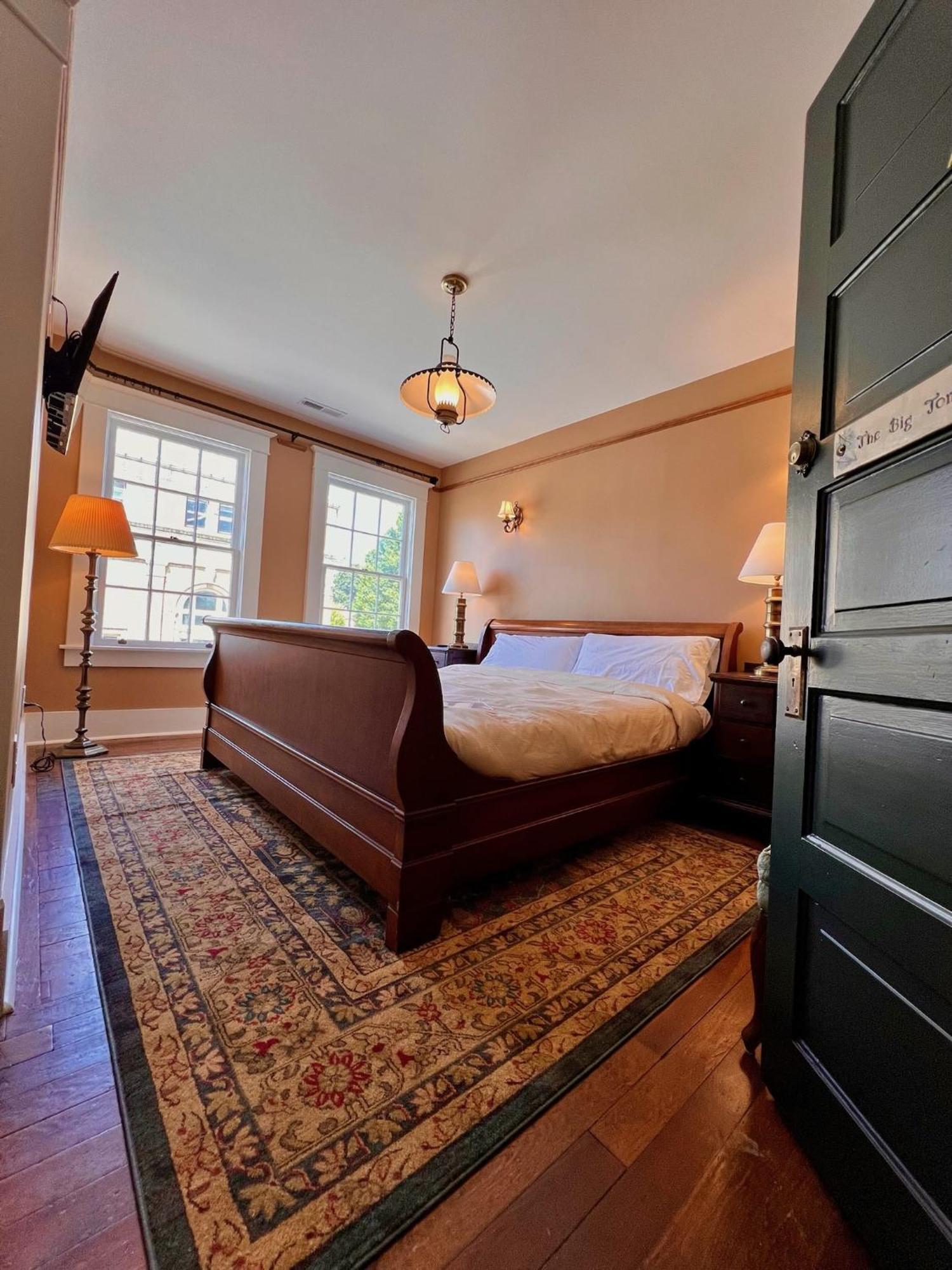 The Nuwray Hotel & Carriage House Burnsville المظهر الخارجي الصورة